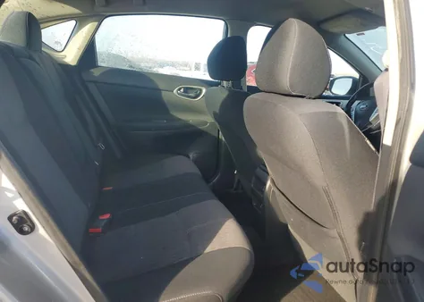 2015 Nissan Sentra S z USA, uszkodzony, nr VIN 3N1AB7AP2FY256290